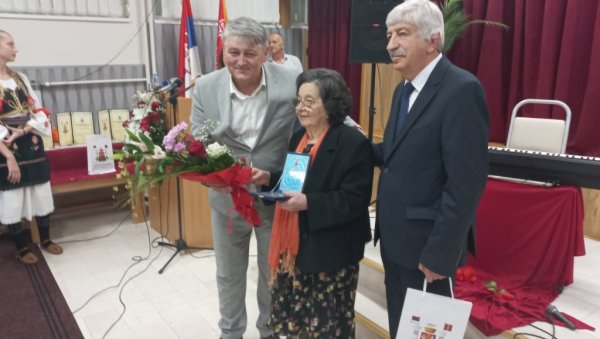 ТРАЈЕ И - НЕ СТАЈЕ: Наставница Ратка Стаменковић (83) добила признање у Малом Зворнику