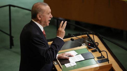ERDOGAN NAJAVIO: Mogao bih da razgovaram sa Putinom i Trampom