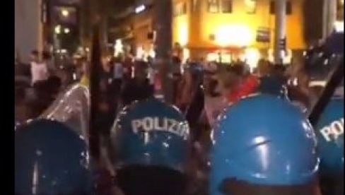 PROTESTI ŠIROM ITALIJE: Sukob građana i policije, oglasio se i autor Gomore (VIDEO)