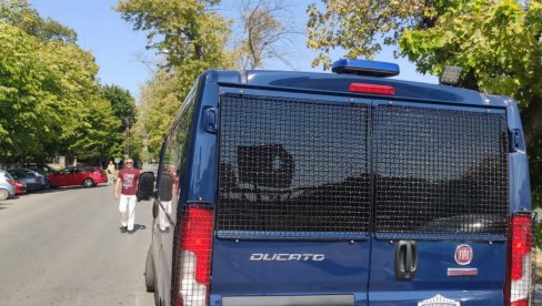 ŽESTOKA TUČA ISPRED KAFANE U SEČNJU: Sevali i noževi, policija pohapsila vinovnike sukoba