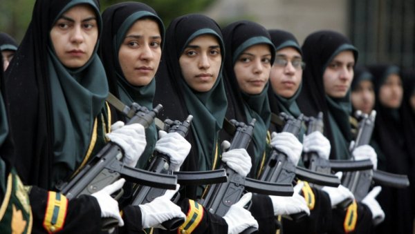 НАПЕТО У ИРАНУ: Женска полиција на улицама у борби против демостраната