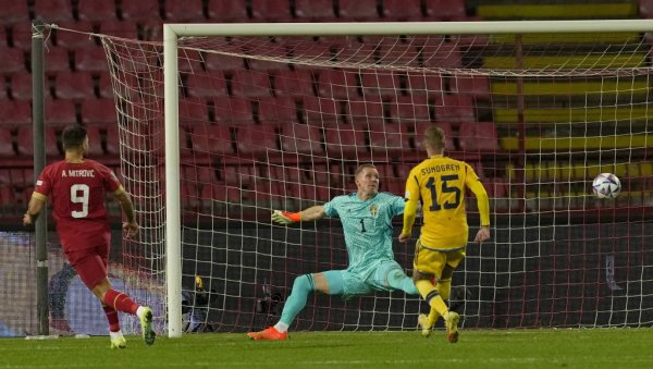 МИТРОВИЋ УШАО У ЛЕГЕНДУ: Србин у друштву Роналда, Месија, Пелеа... Јури икону Реала