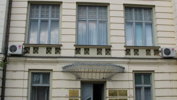 ПРОДАВАЛИ КОПИЈЕ ПАРФЕМА: У Пироту ухапшени бугарски држављани