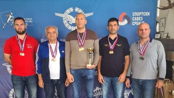 ПАРАЋИНСКИ АК НАША КРИЛА ПРВАК СРБИЈЕ: Одржано државно првенство у аеро-рели летењу