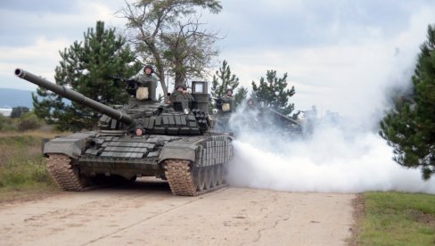 OBUKA U SLIKAMA: Kako izgleda taktičko uvežbavanja tenkista Kopnene vojske (FOTO)