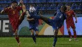 SKANDAL U PODGORICI: Finci tvrde da su crnogorski fudbaleri vređali Kamaru