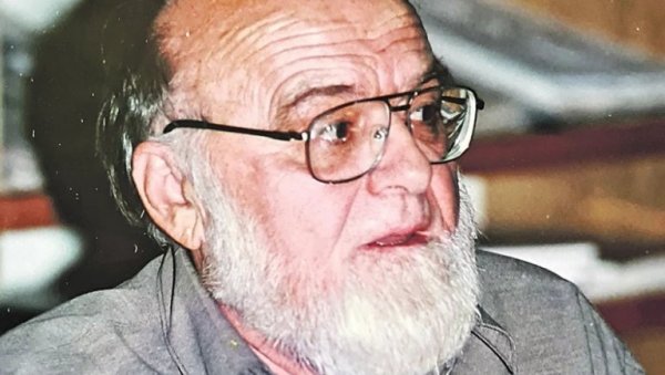 БРАНЧИЛО, НЕУМРЛИ ПОЕТА, КАРНЕВАЛСКИ КРАЉ: Две деценије од одласка песника који је грејао свет, Бранислава Бране Петровића