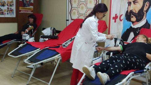 PRIKUPLJENO TRIDESETAK JEDINICA KRVI: Uspešna akcija doniranja krvi u Paraćinu