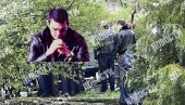 IZNET SANDUK JOVANA VUKOTIĆA: Agenti i policajci u civilu pratili su ukop šefa škaljarskog klana na groblju Čevo (FOTO)