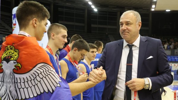 СВЕТЛА ЈЕ БУДУЋНОСТ СРБИЈЕ: Средњошколцима злато на светском првенству у кошарци