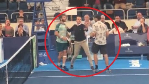 PRESEDAN: Nasrnuli jedan na drugog na teniskom meču! (VIDEO)