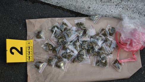 VELIKA ZAPLENA POLICIJE U BEOGRADU: Zaplenjeno više od 20 kilograma različitih narkotika, četiri osobe privedene
