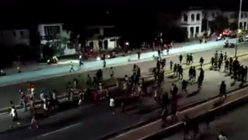 ЦЕЛА КУБА У МРАКУ: Протести на улицама широм Хаване (ВИДЕО)