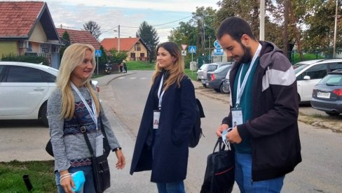 POPIS PRETEKAO DORUČAK: Reporteri Novosti, sa popisivačima, koji od juče kucaju na vrata građana naše zemlje