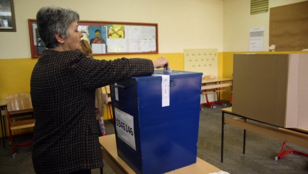 НА ЛИСТИЋИМА ЈЕ И СУДБИНА ДЕЈТОНА: Општи избори у БиХ, у Србији данас може да се гласа у амбасади ове земље