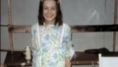 ОТАЦ ЗЛОСТАВЉАО НЕМУ ДЕВОЈЧИЦУ: Држао је затворену у спаваћој соби 12 година, носила је пелена и скакала као зец (ВИДЕО)