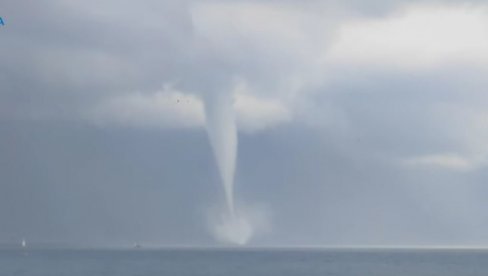 CIKLON POGODIO DALMACIJU: Oko Splita nekoliko pijavica koje su izgledale kao tornado (VIDEO)