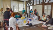 PENZIONERI MOGU JOŠ DA POMOGNU: Međunarodni dan starih u Valjevu obeležen preventivnom kontrolom zdravlja