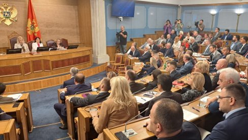SKUPŠTINA CRNE GORE O MILU ĐUKANOVIĆU: Da Ustavni sud utvrdi je li predsednik Crne Gore povredio Ustav