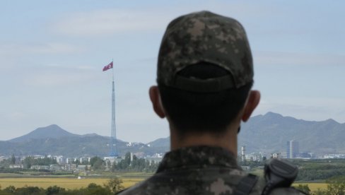 КИМ НАСТАВЉА ДА ВЕЖБА: Северна Кореја испалила две балистичке ракете