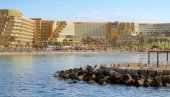 NA IZUZETNO LEPOJ PEŠČANOJ PLAŽI: Nedavno potpuno renoviran hotel iz poznatog svetskog lanca Hilton