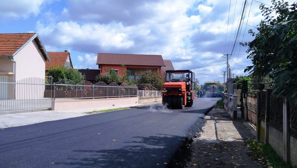 ОБНОВА ПУТНЕ ИНФРАСТРУКТУРЕ У ПАРАЋИНУ: Асфалтиран општински пут кроз Рашевицу