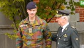 PLAVA BERETKA, I POSAO ZA MODNU POLICIJU? Vojna obuka belgijskog princa u senci prozivki na račun kraljice (FOTO/VIDEO)