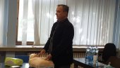 NAUČILI KAKO SE KORISTI DEFBRILATOR: U zgradi pravosudnih organa u Novom Sadu zaposlenima organizovana obuka iz prve pomoći