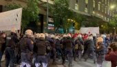 СУКОБИ ДЕМОНСТРАНАТА И ПОЛИЦИЈЕ: У Атини одржани протести против поскупљења (ВИДЕО)