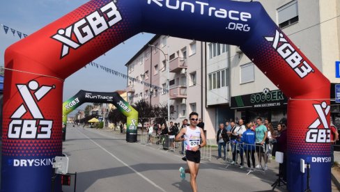 TRČALE ČITAVE PORODICE: Održan Svilajnački maraton, pobedio Lazarevčanin (FOTO)