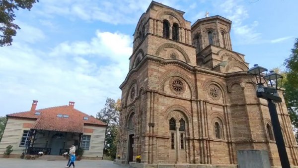 КАРАЂОРЂЕВО ЗВОНО ОДЈЕКУЈЕ 210 ГОДИНА: Вожд га је даровао да би објавило слободу народу, могућност да се сабира и исповеда веру (ФОТО)