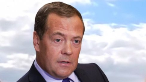 JAPANCI DA POČINE SEPUKU Medvedev: Štite Amerikance oko nuklearnog oružja, a imali Hirošimu i Nagasaki