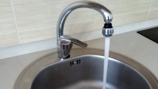 УСТАНОВЉЕНО ЗАГАЂЕЊЕ: Забрањена вода за пиће у Камијеву, Царевцу и Триброду