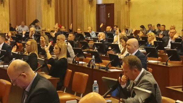 УСВОЈЕН РЕБАЛАНС БУЏЕТА НОВОГ САДА: Градском превознику субвенција, карта неће поскупети