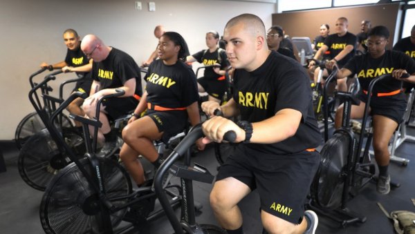 АМЕРИЧКА ВОЈСКА РЕШИЛА ПРОБЛЕМ: Проширењем правила тежине гојазни војници остају у служби