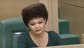 DA, TO JE PRAVA KOSA! Ruska političarka zbog frizure postala zvezda na društvenim mrežama (FOTO)