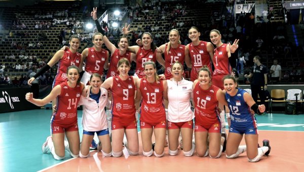 СРПКИЊЕ НАВИКЛЕ  НА ТРОФЕЈЕ!Тамо где је стао Терзић, наставио Италијан Сантарели