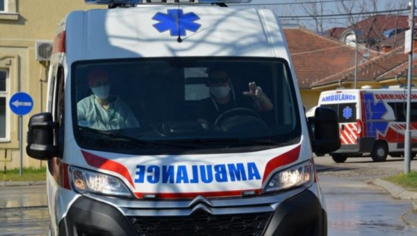 НЕСРЕЋА У ЧАЧКУ: Радник пао са три метра висине, хитно превезен у болницу
