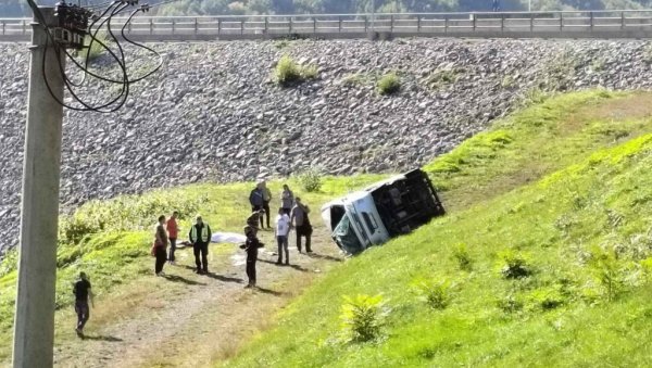 ПОГИНУЛЕ ВОЈКА И ЉУБИЦА: Сви детаљи несреће минибуса са пензионерском екскурзијом код бране Стубо - Ровни близу Ваљева