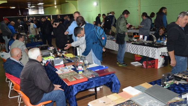 СВЕТСКА ИСТОРИЈА НА ШТАНДОВИМА У ЈАГОДИНИ: Одржан трећи Међународни сајам колекционарства
