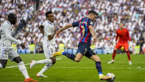 СПЕКТАКЛ У ПОЛУФИНАЛУ КУПА КРАЉА: Реал јури гол заостатка, Барселона жели да изједначи скор победа у Ел класику