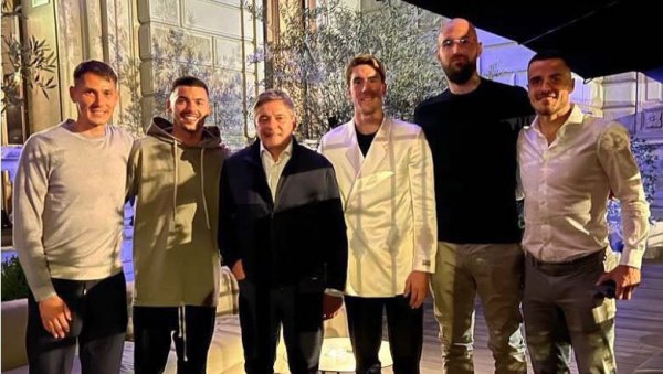 РАСПУЦАНА СРПСКА СУБОТА: Драган Стојковић Пикси са српским репрезентативцима из Јувентуса и Торина