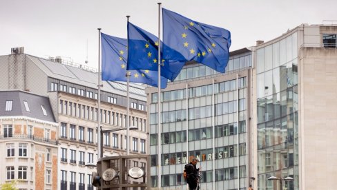ZABRINUTI ZBOG POSLEDICA EU se oglasila povodom odluke Prištine da od danas ukine dinar na KiM