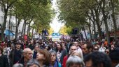ФРАНЦУСКА ЈЕ УСТАЛА: Преко 100.000 демонстраната на великом протесту због тешке кризе (ВИДЕО)
