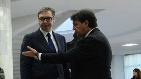 ON JE JEDAN OD MENI NAJBLIŽIH LJUDI: Vučić o napadima opozicije da je u lošim odnosima sa Gašićem