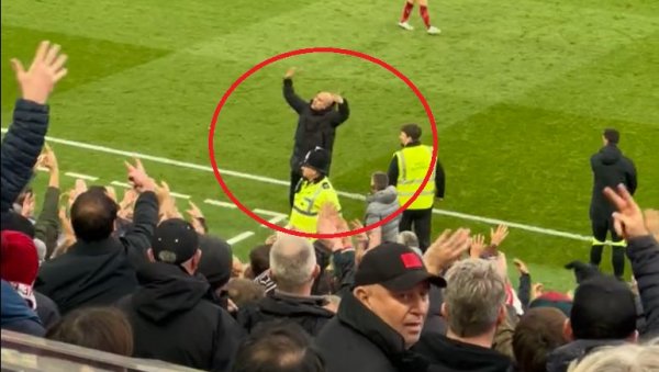 УРНЕБЕСНО: Навијачи Ливерпула провоцирали Гвардиолу! Уследила је потпуно луда реакција Шпанца(ВИДЕО)