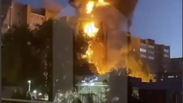 ПОРОДИЦАМА СТРАДАЛИХ МИЛИОН РУБАЉА, СТАНАРИМА НОВИ СТАНОВИ: После пада авиоан Су-34 на солитер, евакуисано 250 људи