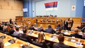 U KLUPAMA MLADI I ISKUSNI: U novom sazivu Narodne skupštine Srpske nova lica, ali i prekaljeni parlamentarci