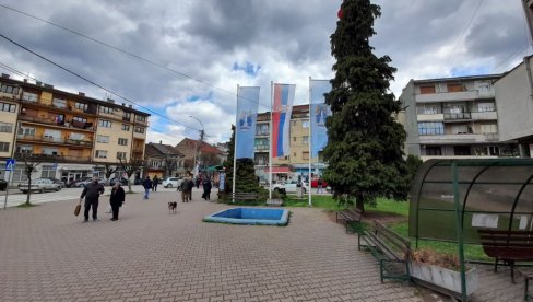 U PONOĆ – VATROMET: Doček na platou ispred zgrade opštine