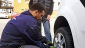 ZAMENA I KUPOVINA ZIMSKIH PNEUMATIKA: Ove sezone gume skuplje najmanje 15 odsto, a u servisima još nema gužvi